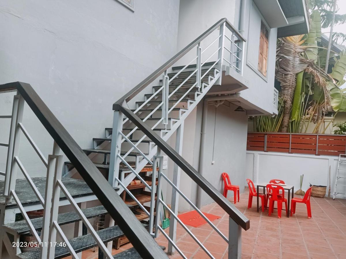 Aurora Backpackers Hostel Luang Prabang Exterior photo