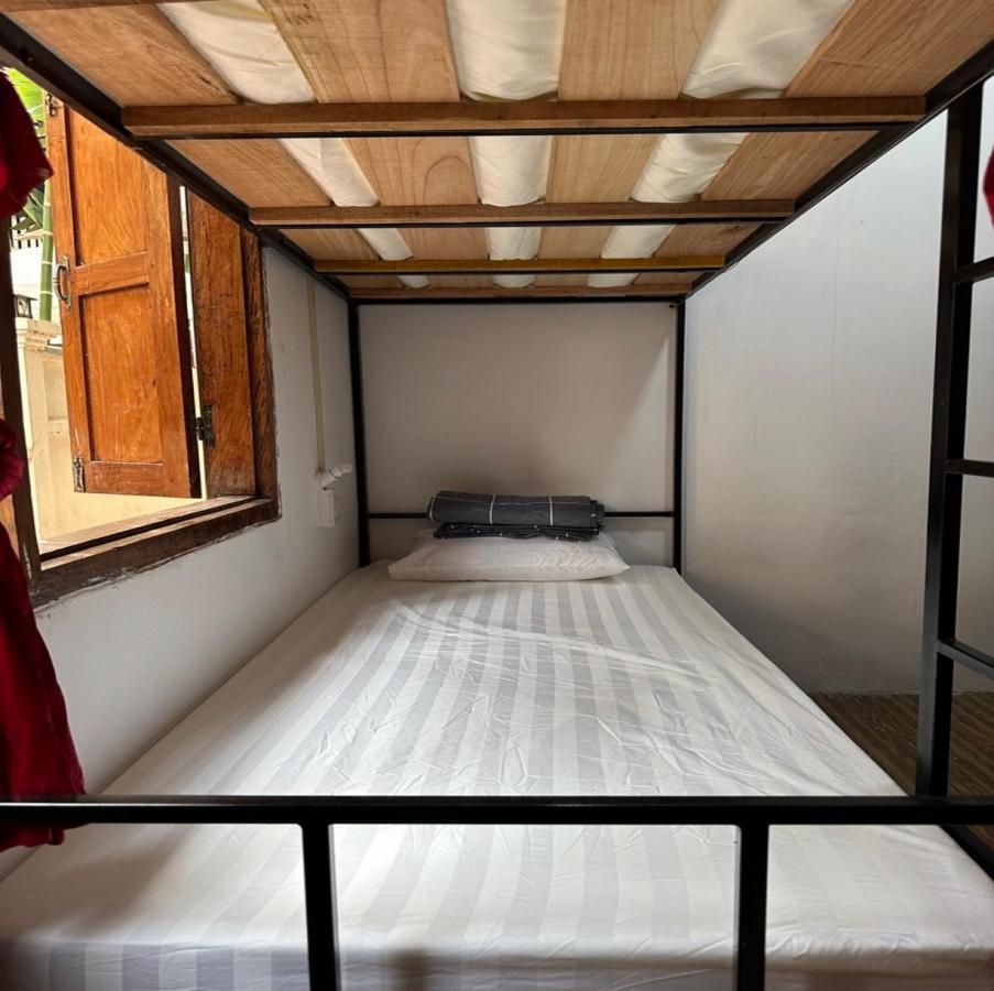 Aurora Backpackers Hostel Luang Prabang Exterior photo
