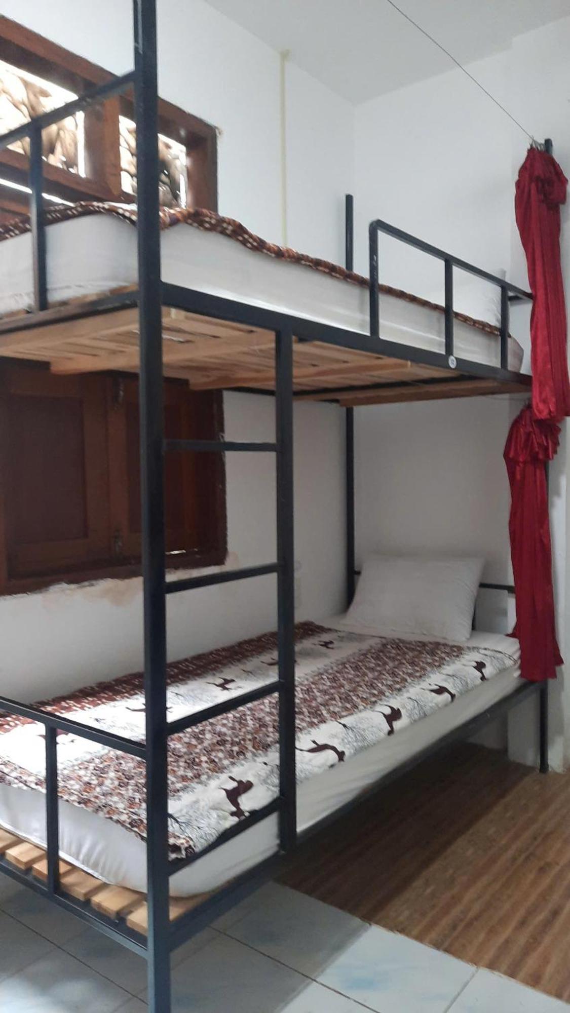Aurora Backpackers Hostel Luang Prabang Exterior photo