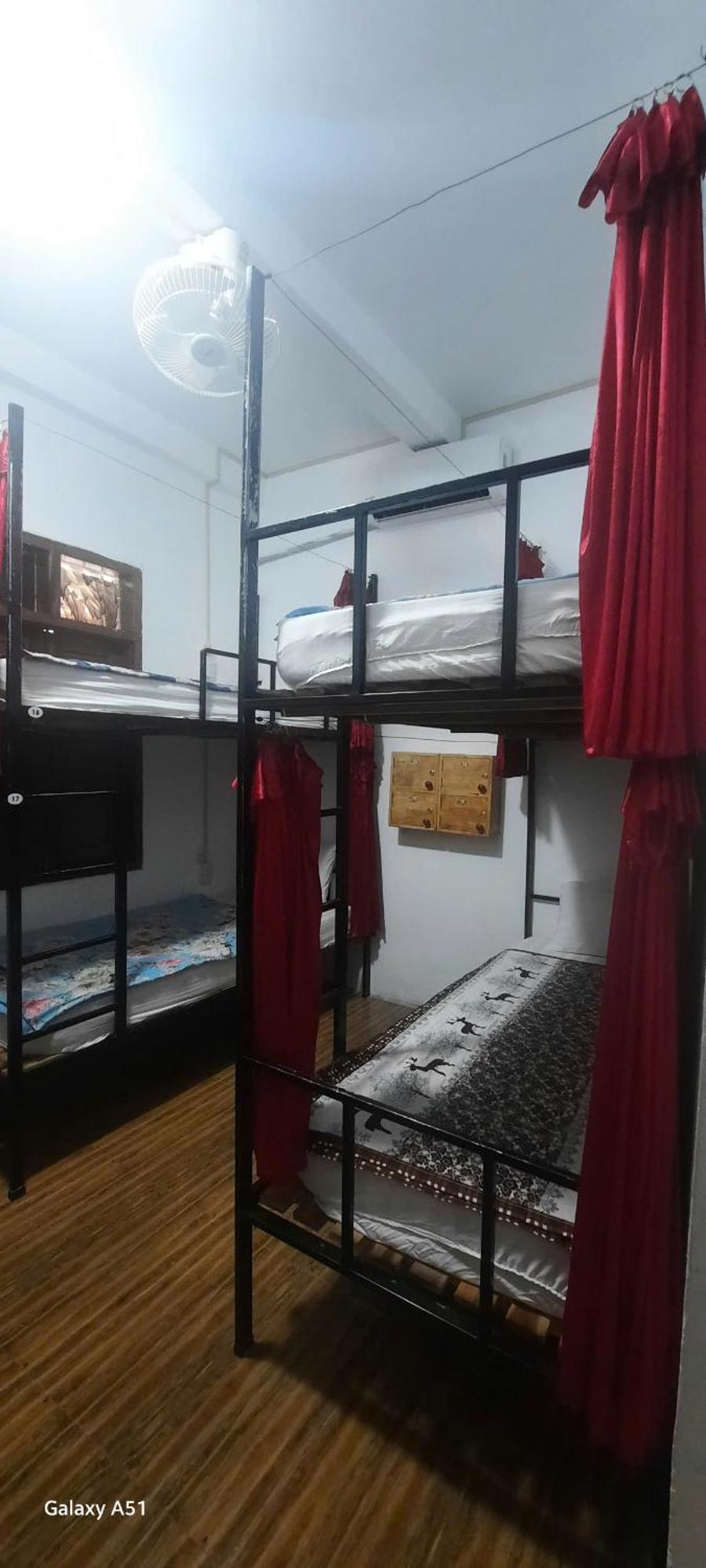 Aurora Backpackers Hostel Luang Prabang Exterior photo