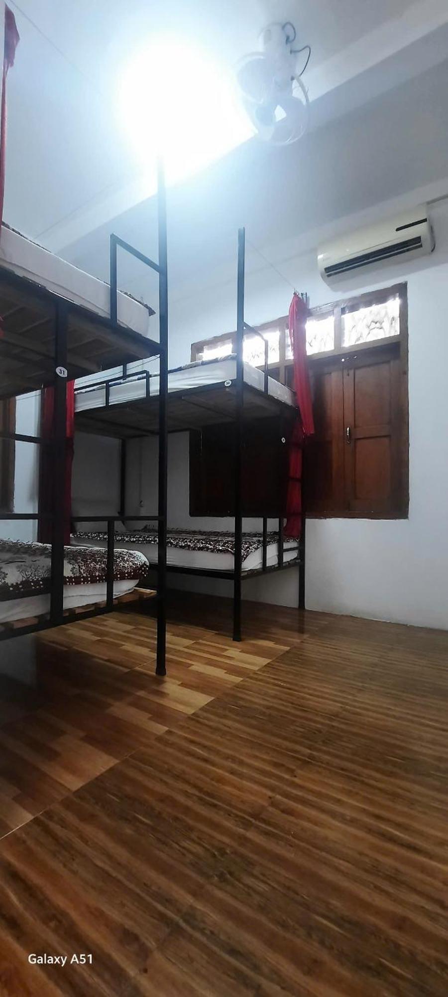 Aurora Backpackers Hostel Luang Prabang Exterior photo